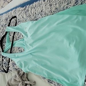 Really pretty t back work out top